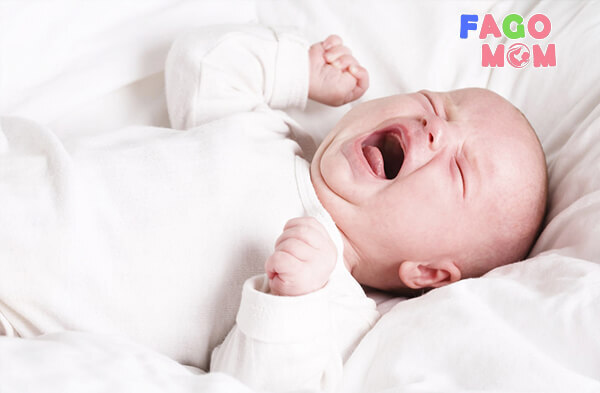 Nguyên nhân sinh lý khiến trẻ sơ sinh mất ngủ