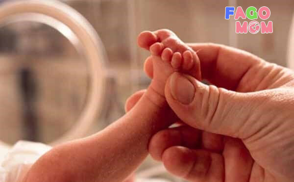 Nhận biết tình trạng bất thường khi trẻ sơ sinh bị nhiễm trùng máu