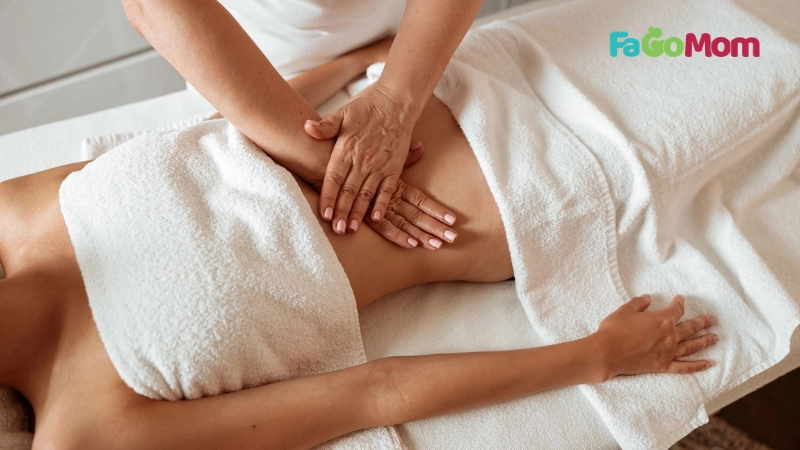 Hướng dẫn chi tiết cách massage bụng sau sinh tại nhà