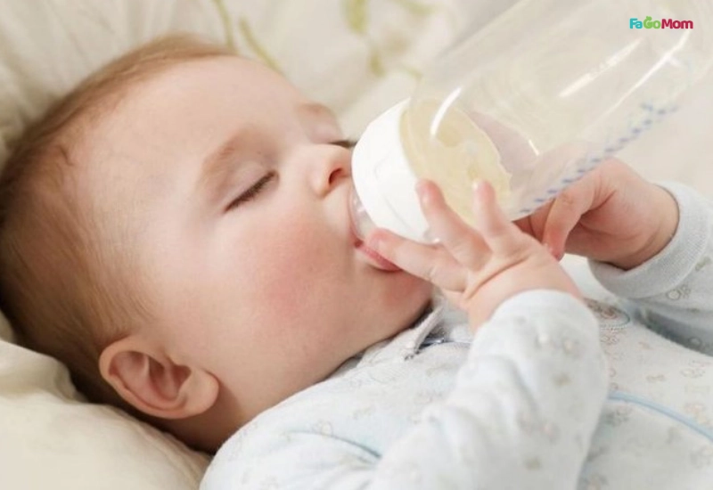 Nuôi con bằng sữa công thức