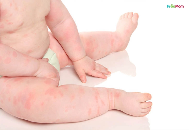 Dấu hiệu cần ngừng ngay và đưa bé đi khám