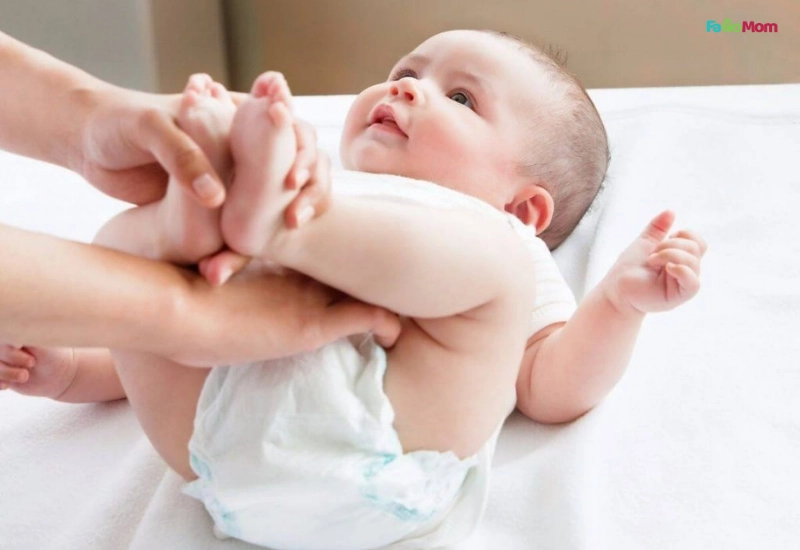 Thay tã và phòng ngừa hăm tã