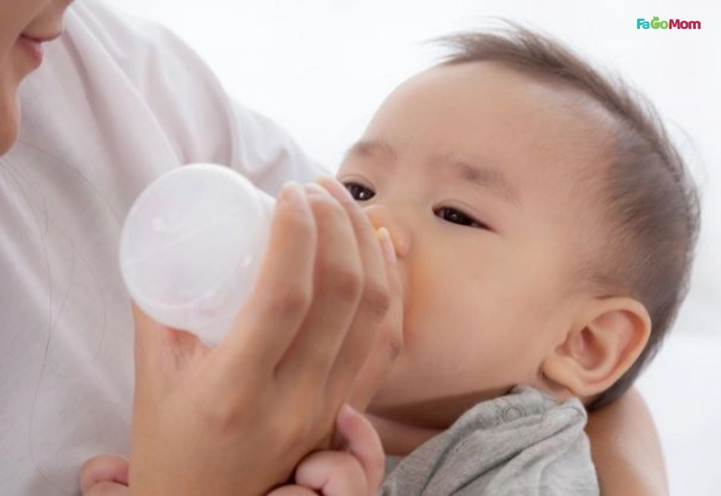 Nuôi con bằng sữa công thức