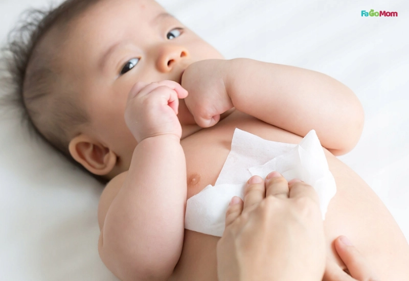 Tình trạng rốn của bé