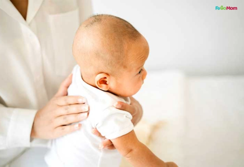 Cách vỗ ợ hơi cho bé sau bú