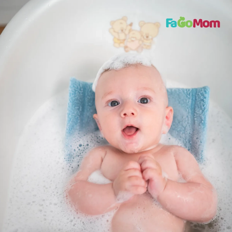 Lợi ích của việc tắm bé đúng cách và sự gắn kết với FaGoMom