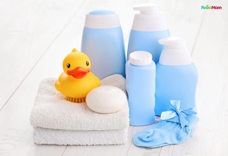 Lựa chọn thời điểm cho trẻ chưa rụng rốn phù hợp