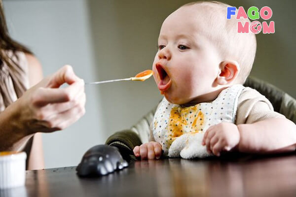 Bí kíp giúp trẻ 6 tháng hết biếng ăn