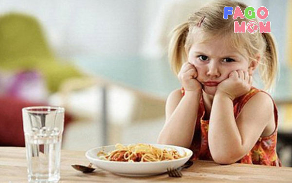 Trẻ không muốn ăn đồ chúng thích