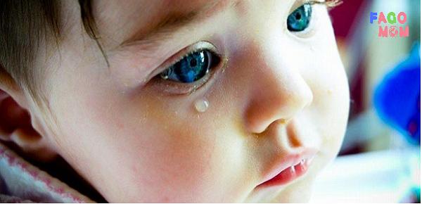 Chảy nước mắt sống ở trẻ sơ sinh: Nguyên nhân, cách điều trị