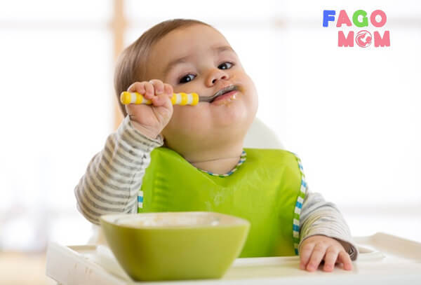 Ве молиме дајте му време на вашето бебе да се навикне на нова храна