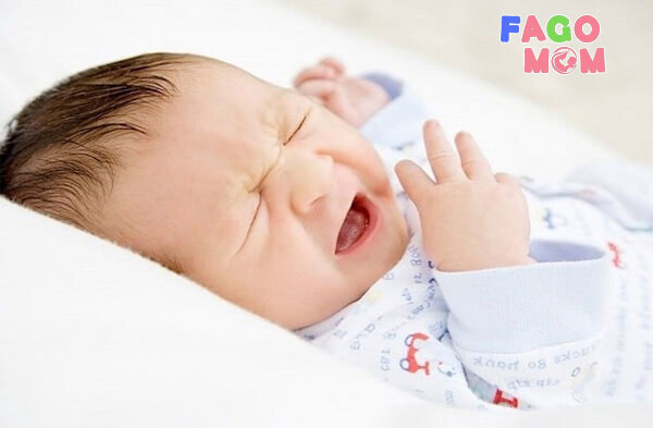 Nguyên nhân bệnh lý khiến trẻ sơ sinh mất ngủ