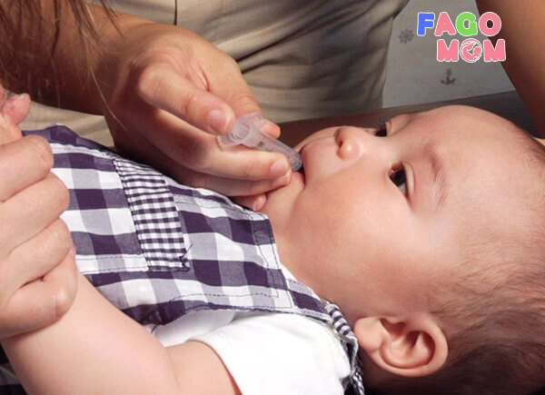 Lưu ý khi cho trẻ uống vắc xin Rota