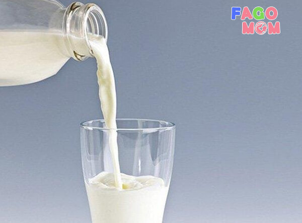 Cần bổ sung cho trẻ các sản phẩm sữa không chứa chất béo