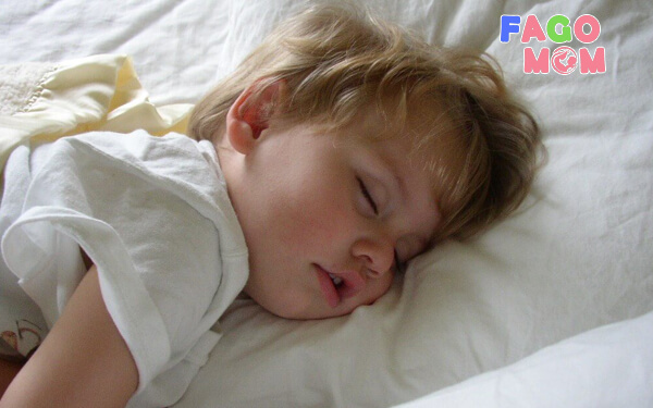 Biểu hiện nhận biết tình trạng trẻ nghiến rắng khi ngủ