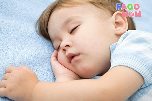 Lý do trẻ nghiến răng khi ngủ