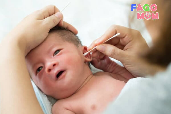 Tìm hiểu về nhiễm trùng tai ở trẻ sơ sinh