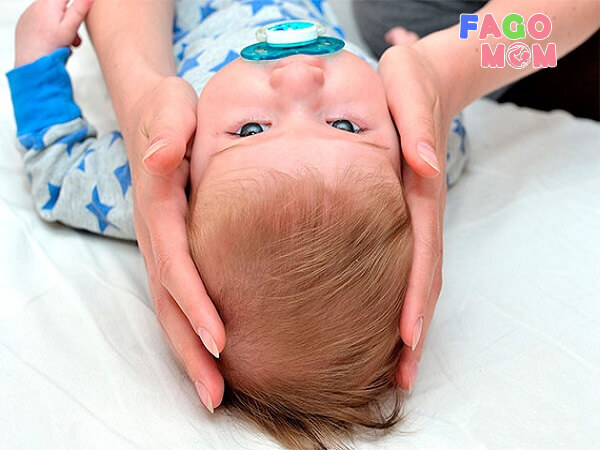Hướng dẫn cách massage đầu trẻ em